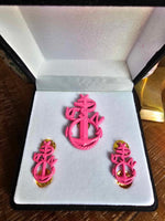 Pink Heritage Anchor Collar/Cover devices